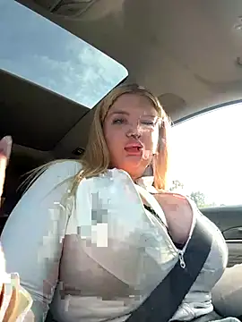 Snapshot of OdriOlsens chatting on 3, 10, 2025 OdriOlsens online show from 3, 10, 2025