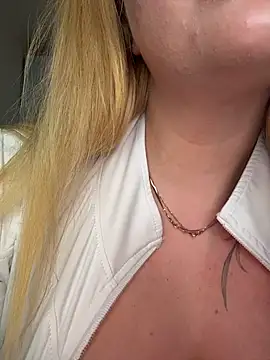 Snapshot of OdriOlsens chatting on 29, 10, 2025 OdriOlsens online show from 29, 10, 2025