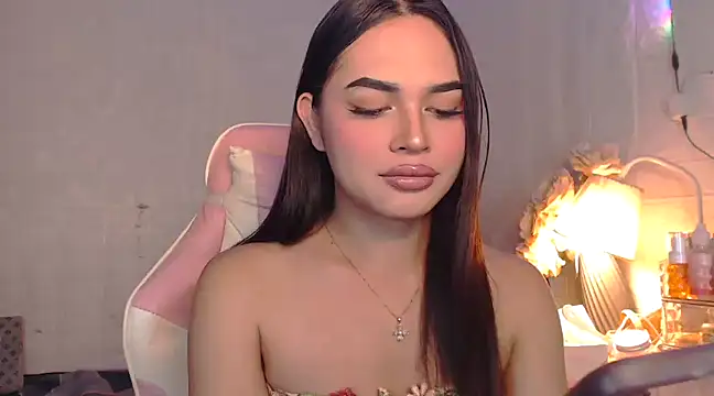 Ashely Lewis online show from 7, 2, 2025