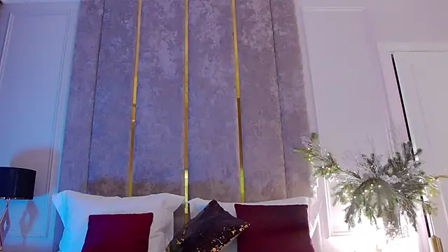 MilaDYstarlight online show from 24, 12, 2024