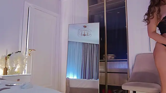 MilaDYstarlight online show from 27, 2, 2025