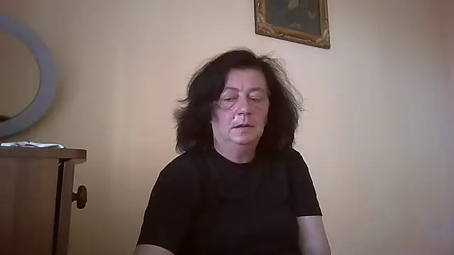 Snapshot of GypsiQueen2 chatting on 19, 6, 2026 GypsiQueen2 online show from 19, 6, 2026