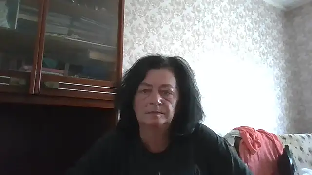 Snapshot of GypsiQueen2 chatting on 3, 7, 2026 GypsiQueen2 online show from 3, 7, 2026