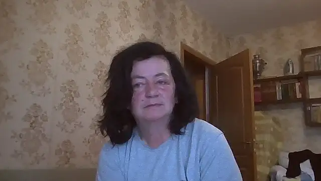Snapshot of GypsiQueen2 chatting on 10, 7, 2026 GypsiQueen2 online show from 10, 7, 2026