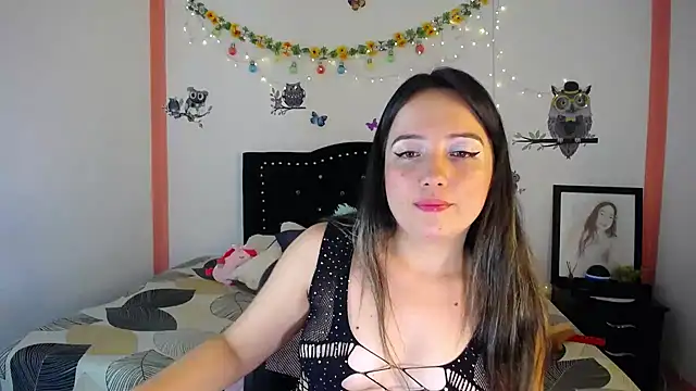 Snapshot of naughty_girl_4u chatting on 6, 12, 2024 naughty girl 4u online show from 6, 12, 2024