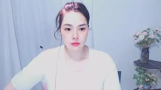 Snapshot of SHY-_-girl chatting on 15, 5, 2026 SHY- -girl online show from 15, 5, 2026