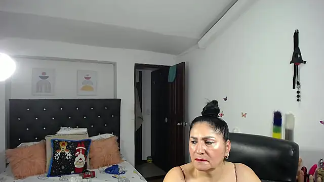 Snapshot of mature_bigboobs10 chatting on 24, 1, 2025 mature bigboobs10 online show from 24, 1, 2025