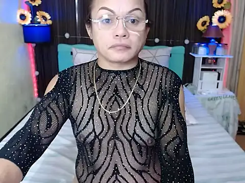 UrAsianPrincessDanie online show from 17, 2, 2026