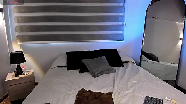 MERIDA TAYLOR online show from 7, 2, 2026