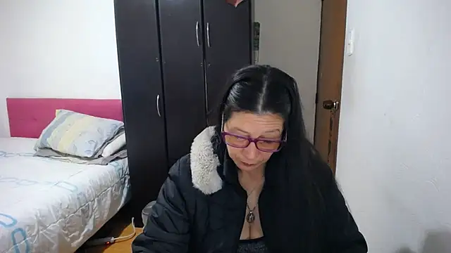 Snapshot of latin49 chatting on 15, 6, 2026 latin49 online show from 15, 6, 2026