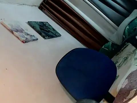 SweetlovelyLhena online show from 1, 12, 2025