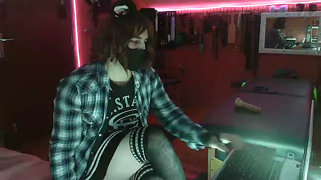 Snapshot of Ginny-the-bdsm-nympho chatting on 18, 1, 2026 Ginny-the-bdsm-nympho online show from 18, 1, 2026