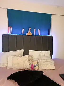 anna dolls  online show from 6, 10, 2025