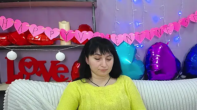 NinaFlawlees online show from 8, 2, 2025