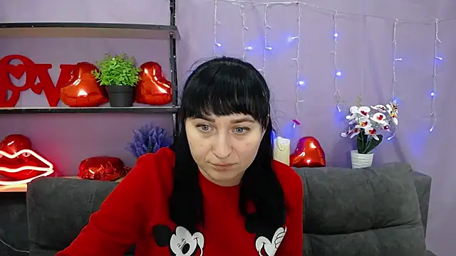 NinaFlawlees online show from 5, 3, 2025