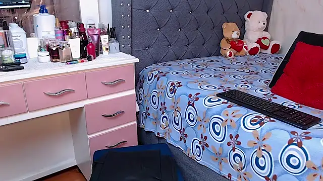 Snapshot of CanndyBrunett chatting on 10, 10, 2025 CanndyBrunett online show from 10, 10, 2025