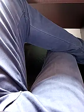 robinsan1010 online show from 5, 3, 2025