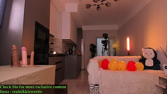 nikkisweetie online show from 1, 6, 2026