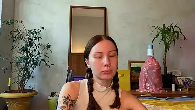 Snapshot of elfess chatting on 9, 9, 2025 elfess online show from 9, 9, 2025