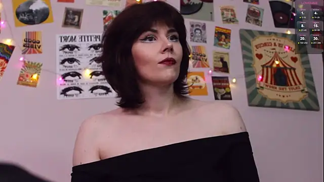 Snapshot of Luna_Blake chatting on 2, 4, 2026 Luna Blake online show from 2, 4, 2026