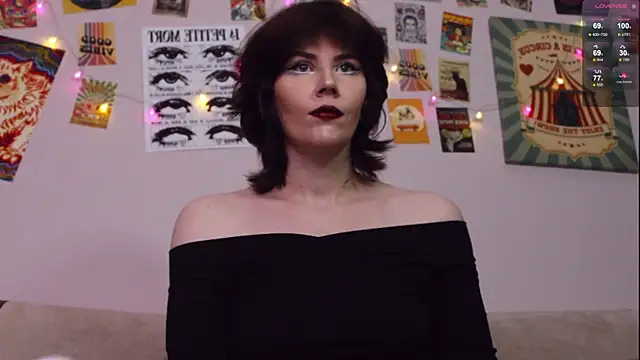 Snapshot of Luna_Blake chatting on 4, 4, 2026 Luna Blake online show from 4, 4, 2026