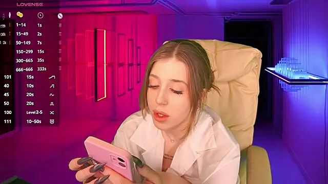 PenellopaRaw online show from 21, 1, 2025