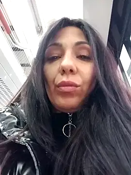 LeticiaWoods online show from 2, 12, 2024