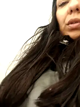 LeticiaWoods online show from 18, 1, 2025