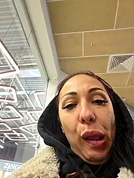 LeticiaWoods online show from 6, 4, 2026