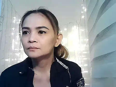 Kisses-13 online show from 12, 12, 2024