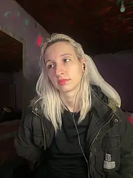 Snapshot of bunnydark00 chatting on 8, 9, 2025 bunnydark00 online show from 8, 9, 2025