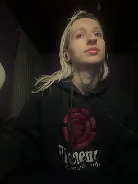 Snapshot of bunnydark00 chatting on 1, 10, 2025 bunnydark00 online show from 1, 10, 2025