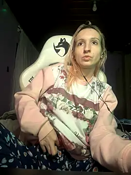 Snapshot of bunnydark00 chatting on 19, 10, 2025 bunnydark00 online show from 19, 10, 2025