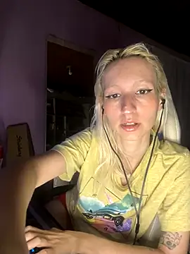 Snapshot of bunnydark00 chatting on 19, 11, 2025 bunnydark00 online show from 19, 11, 2025