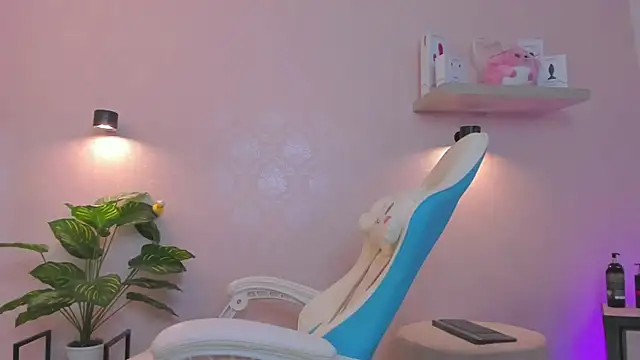 Snapshot of LITTLE-VIVI chatting on 7, 6, 2026 LITTLE-VIVI online show from 7, 6, 2026