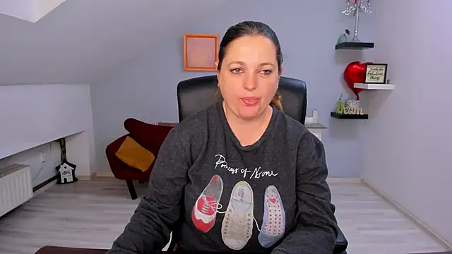 LollaGirl online show from 25, 3, 2026