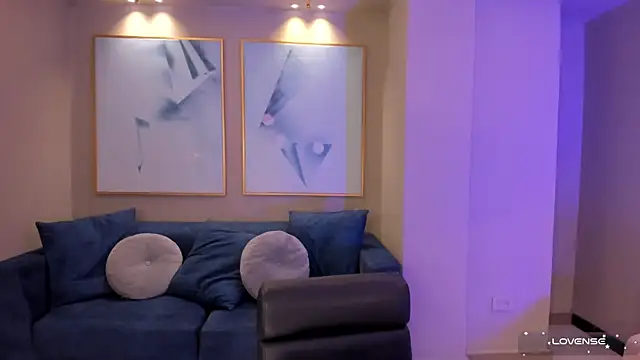 EveBensonX online show from 1, 3, 2025