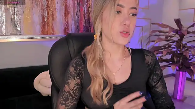 EveBensonX online show from 6, 11, 2025