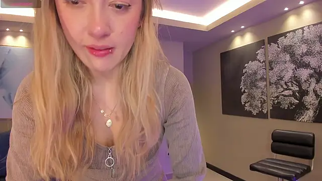 EveBensonX online show from 8, 3, 2026