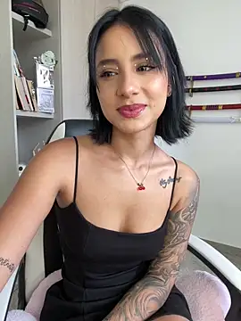 Snapshot of Ale_Lewis chatting on 27, 12, 2024 Ale Lewis online show from 27, 12, 2024