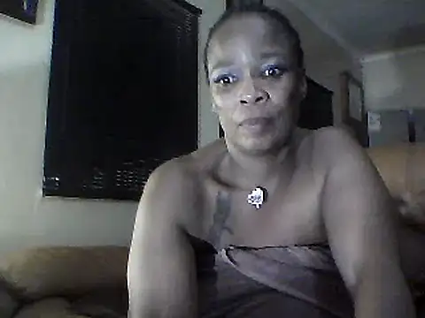 Snapshot of Gucci_Bx chatting on 6, 12, 2024 Gucci Bx online show from 6, 12, 2024