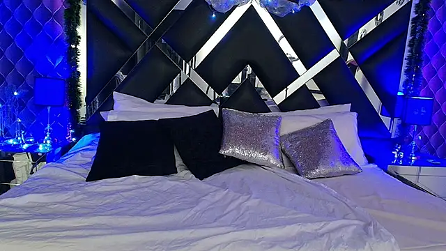 victoriaa lee  online show from 22, 12, 2025