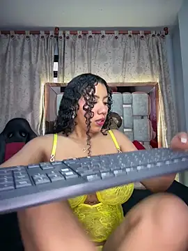 Snapshot of serena_willow chatting on 6, 5, 2026 serena willow online show from 6, 5, 2026