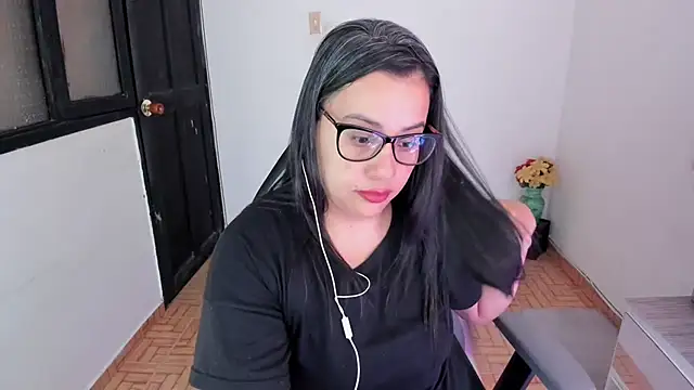 smile sweetpao online show from 2, 2, 2025