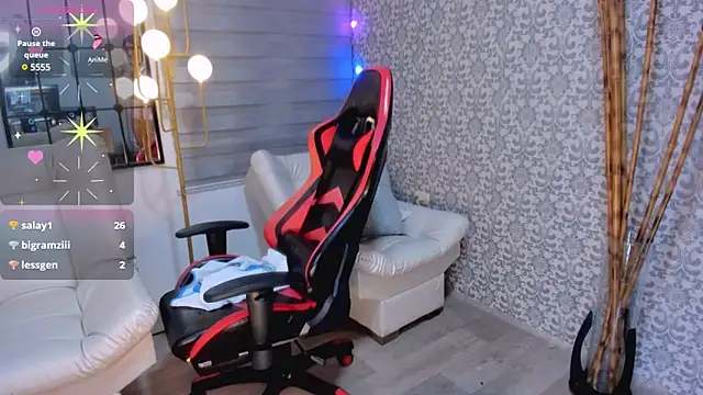 Snapshot of RenataReyes chatting on 8, 1, 2025 RenataReyes online show from 8, 1, 2025