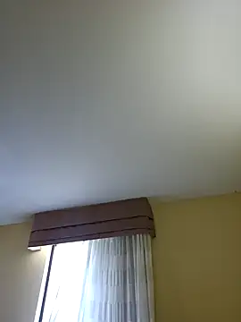 mossy kiss online show from 4, 1, 2025