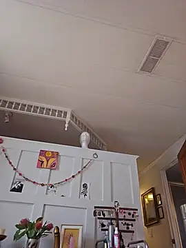 mossy kiss online show from 13, 11, 2025