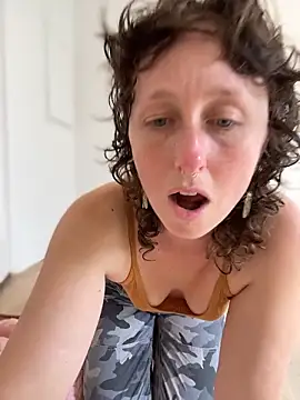 mossy kiss online show from 31, 3, 2026