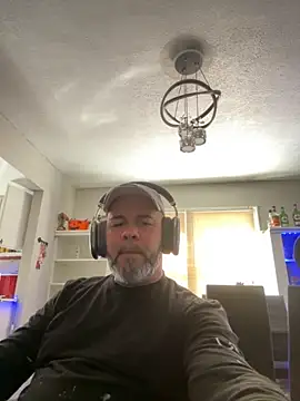 Snapshot of Cristian-Brayan chatting on 10, 9, 2025 Cristian-Brayan online show from 10, 9, 2025