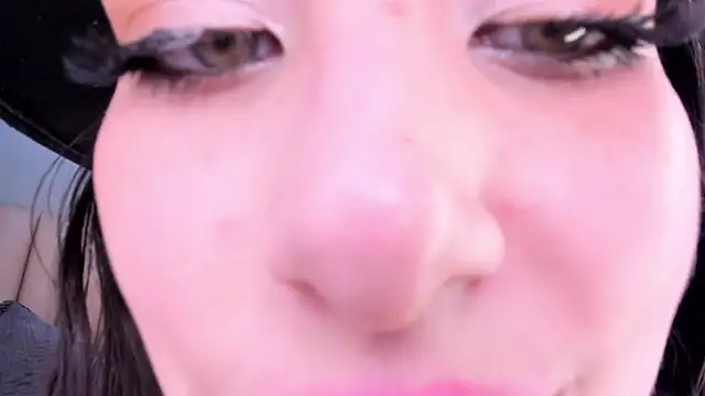 Alexa Thaylor  online show from 30, 1, 2025